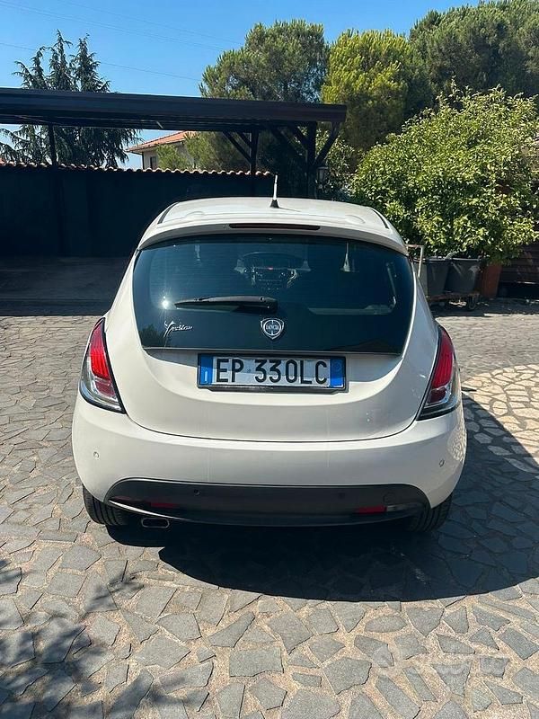 Usata Lancia Ypsilon 80 CV (58 kW) 2013 Utilitaria