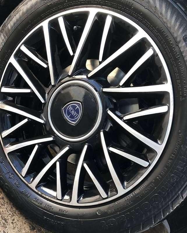 Usata Lancia Ypsilon Gold 95 CV (69 kW) 2012 Utilitaria