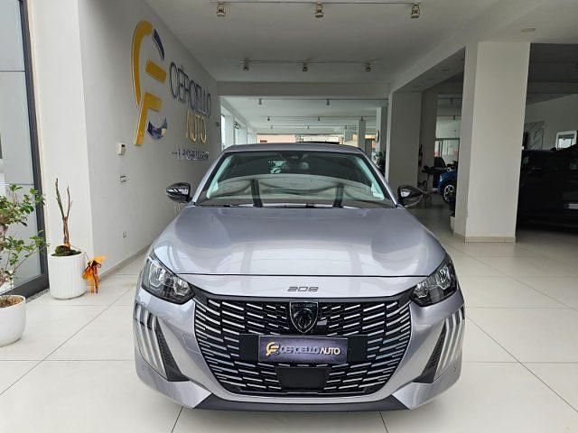 Usata Peugeot 208 Allure 101 CV (74 kW) 2025 Grigio metallizzato Utilitaria