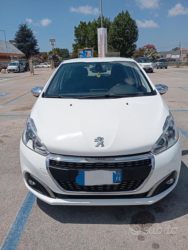 Usata Peugeot 208 2016 Bianco Utilitaria