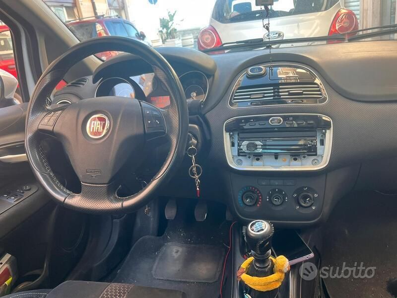 Usata Fiat Punto Evo Sport 90 CV (66 kW) 2010 Bianco Utilitaria