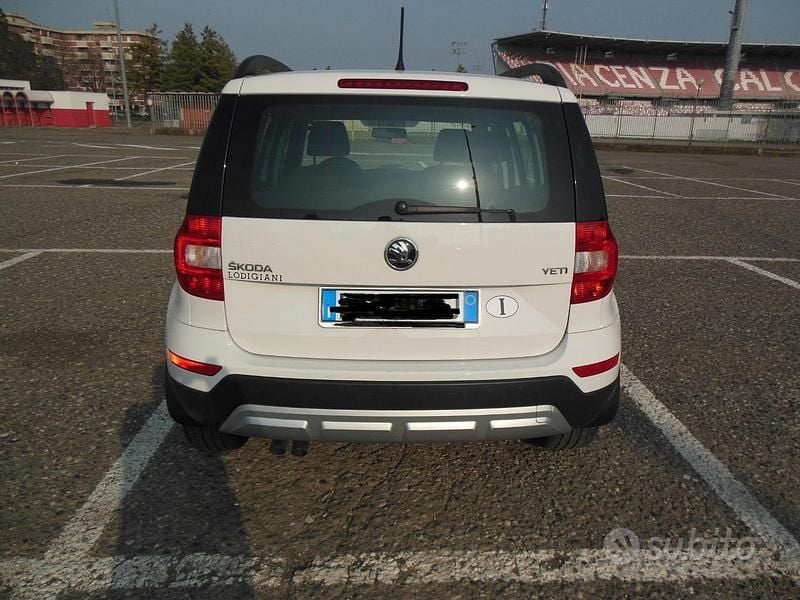 Usata Skoda Yeti Ambition 110 CV (80 kW) 2015 Bianco SUV