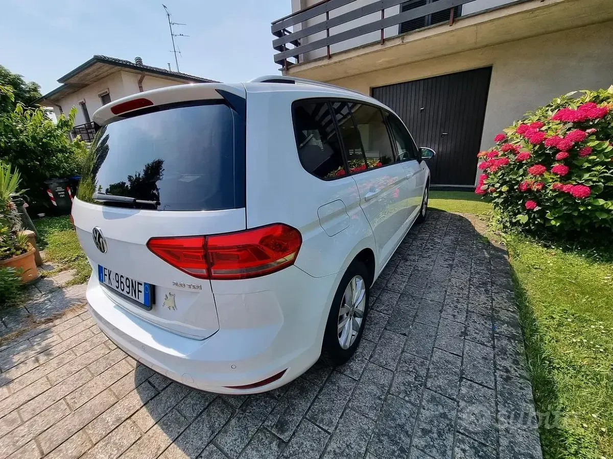 Usata VW Touran Executive 150 CV (110 kW) 2017 Bianco Monovolume