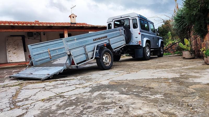 Usata Land Rover Defender 122 CV (89 kW) 2011 Grigio SUV