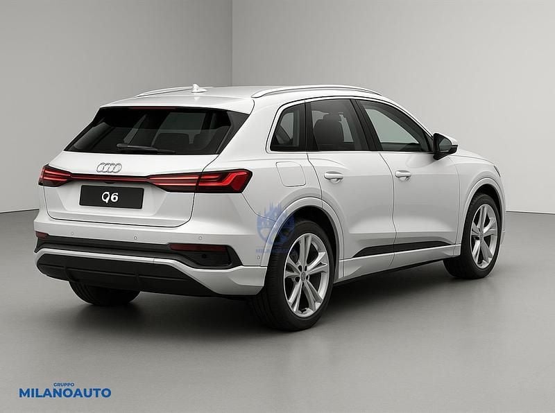Usata Audi Q6 e-tron S-Line 185 kW (252 CV) 2025 Bianco SUV