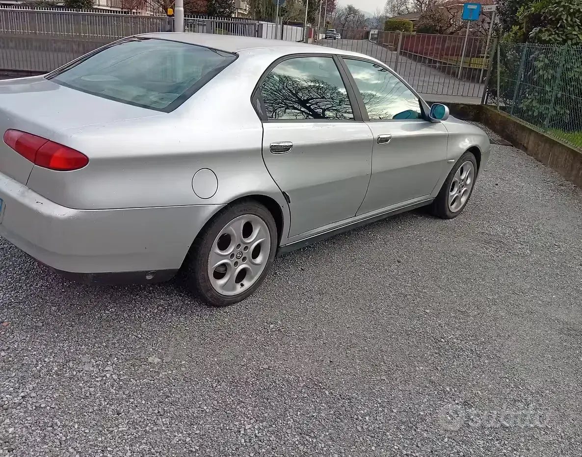 Usata Alfa Romeo 166 155 CV (114 kW) 1999 Grigio Berlina