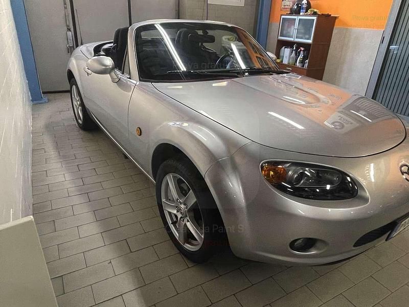 Usata Mazda MX5 126 CV (92 kW) 2008 Argento Cabrio