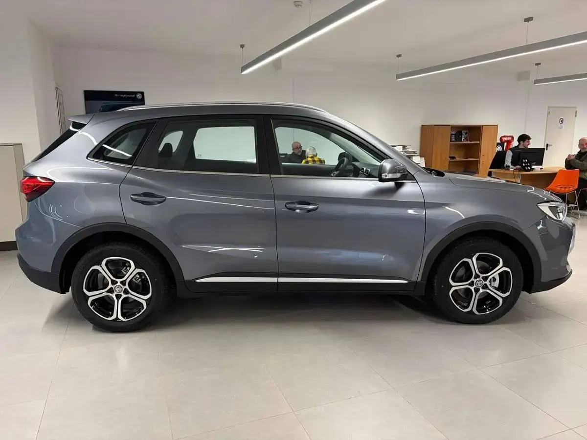 Nuova MG ZS Comfort 197 CV (144 kW) 2026 Gray SUV