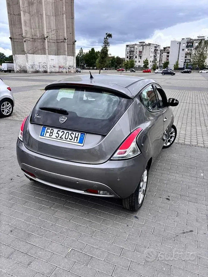 Usata Lancia Ypsilon S 95 CV (69 kW) 2016 Grigio Utilitaria