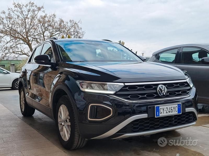 Usata VW T-Roc Life 116 CV (85 kW) 2025 Nero SUV