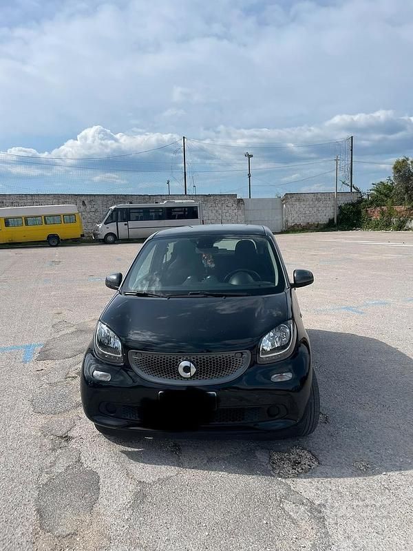 Usata Smart ForFour 2017 Nero Utilitaria