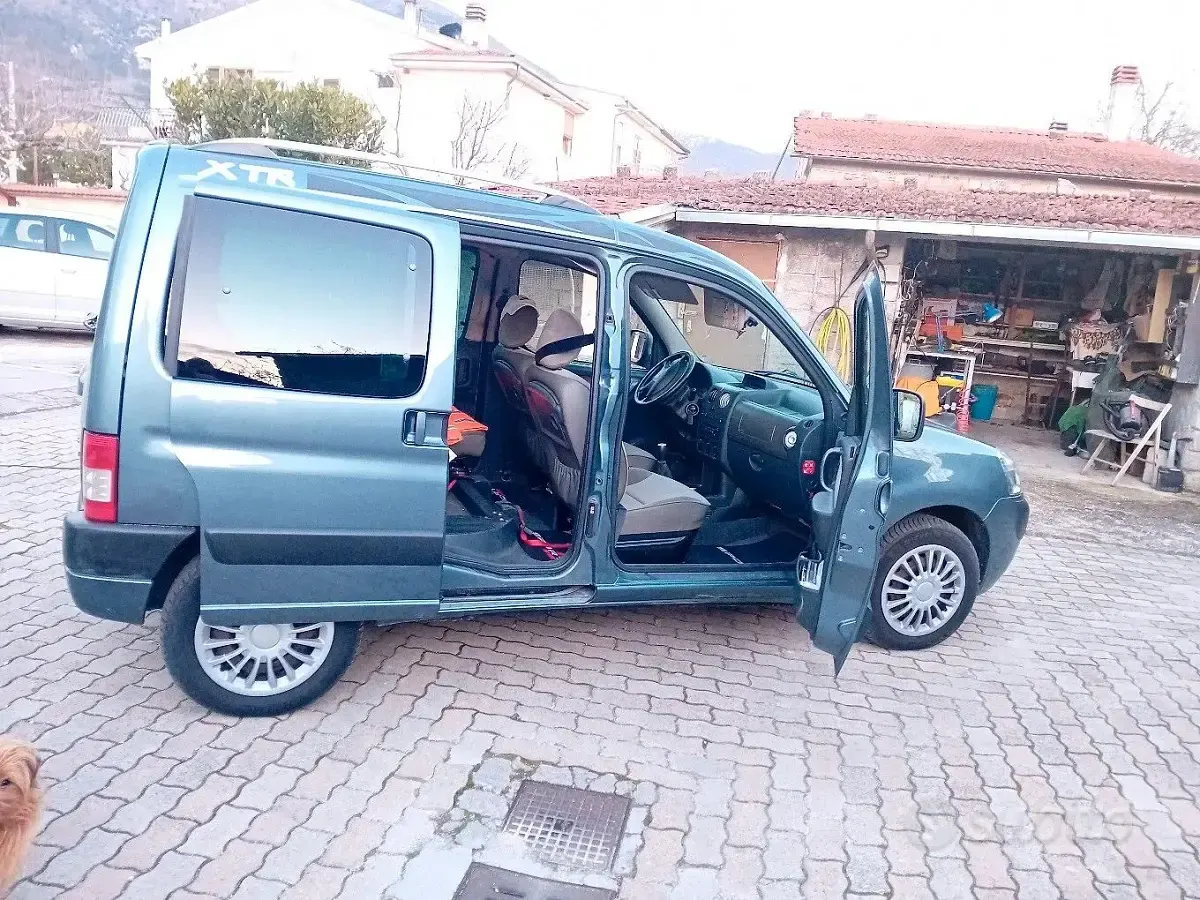 Usata Citroën e-Berlingo 90 CV (66 kW) 2007 Blu Monovolume