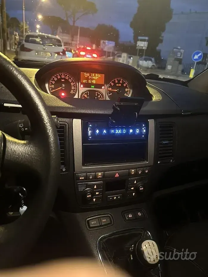 Usata Lancia Musa 95 CV (69 kW) 2012 Grigio Monovolume