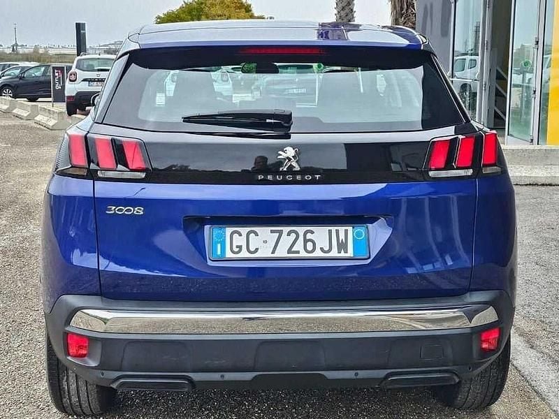 Usata Peugeot 3008 Business-Line 131 CV (96 kW) 2020 Blu SUV