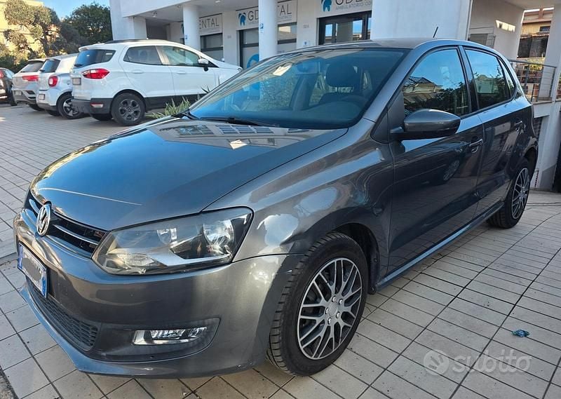 Usata VW Polo Comfortline 74 CV (54 kW) 2013 Grigio Berlina