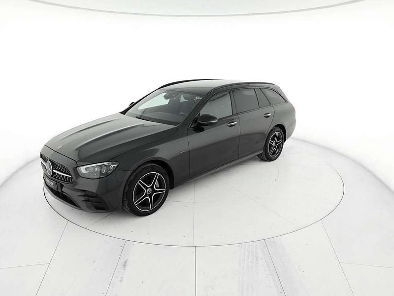 Usata Mercedes E300 Premium Plus 194 CV (142 kW) 2021 Grigio grafite Station wagon