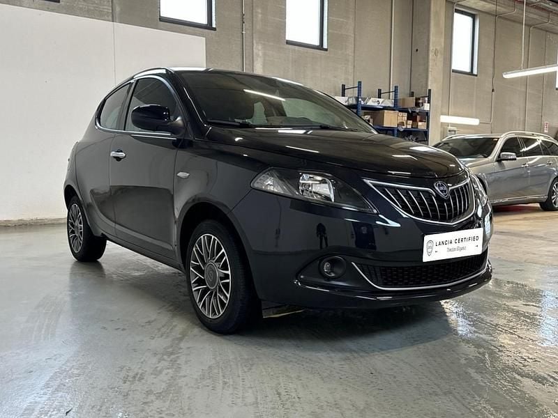 Usata Lancia Ypsilon Silver 69 CV (50 kW) 2023 Nero Utilitaria