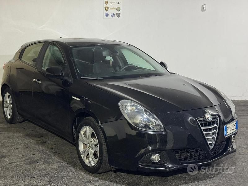 Nero Usata 2014 Alfa Romeo Giulietta Distinctive Tre volumi | 2990 € (Ottimo prezzo) - Immagine 1/4
