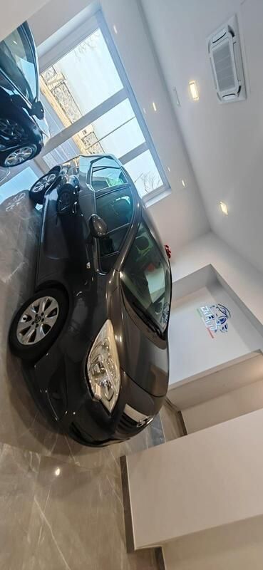 Grigio Usata 2013 Opel Meriva Monovolume | 4500 € (Buon prezzo) - Immagine 1/4