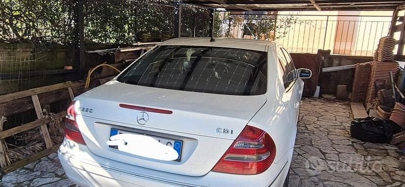 Usata Mercedes E220 150 CV (110 kW) 2006 Bianco Berlina