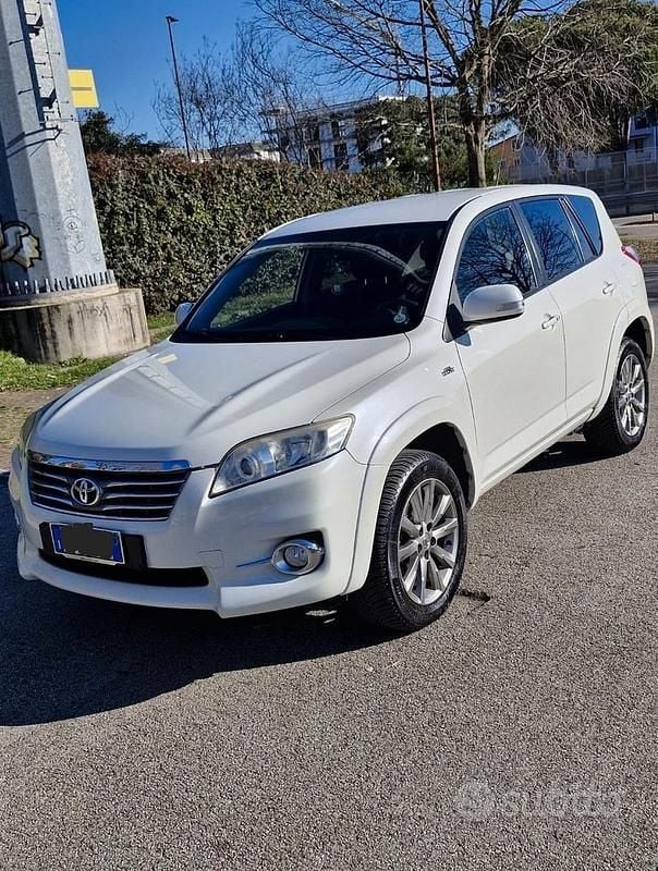 Usata Toyota RAV4 2013 Bianco SUV