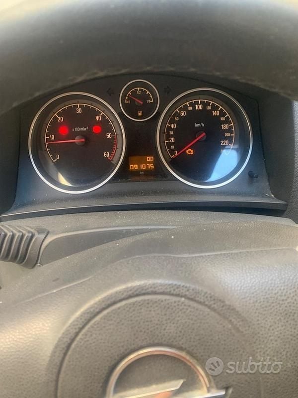 Usata Opel Zafira 2007 Nero Monovolume