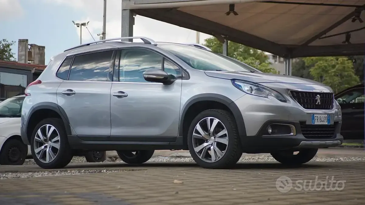 Usata Peugeot 2008 Allure 99 CV (72 kW) 2018 Grigio SUV