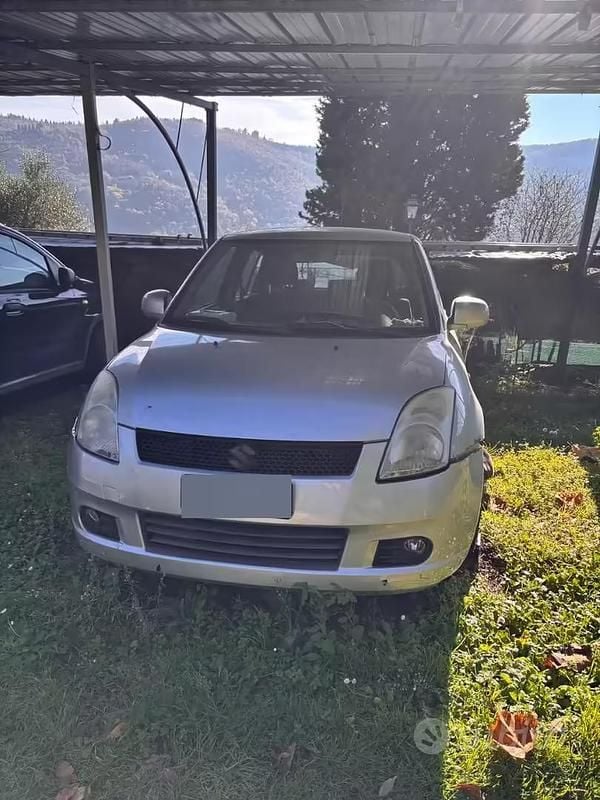 Usata Suzuki Swift 92 CV (67 kW) 2006 Grigio Utilitaria