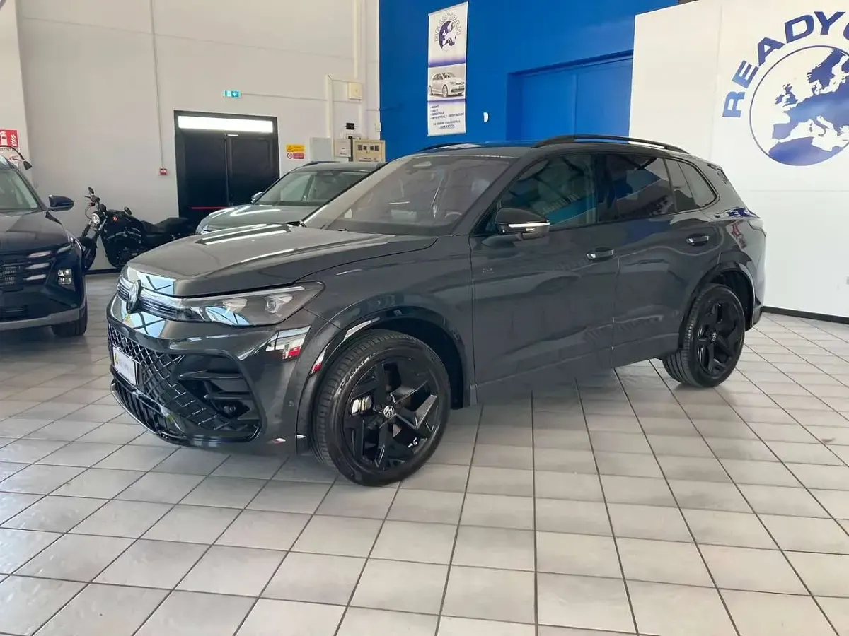 Usata VW Tiguan R-line 193 CV (141 kW) 2024 Nero SUV