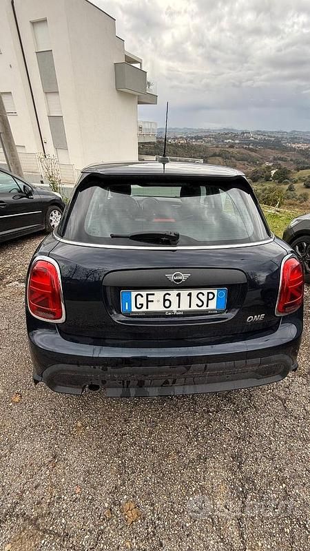 Begagnad Mini ONE 102 HK (75 kW) 2021 Blå Halvkombi