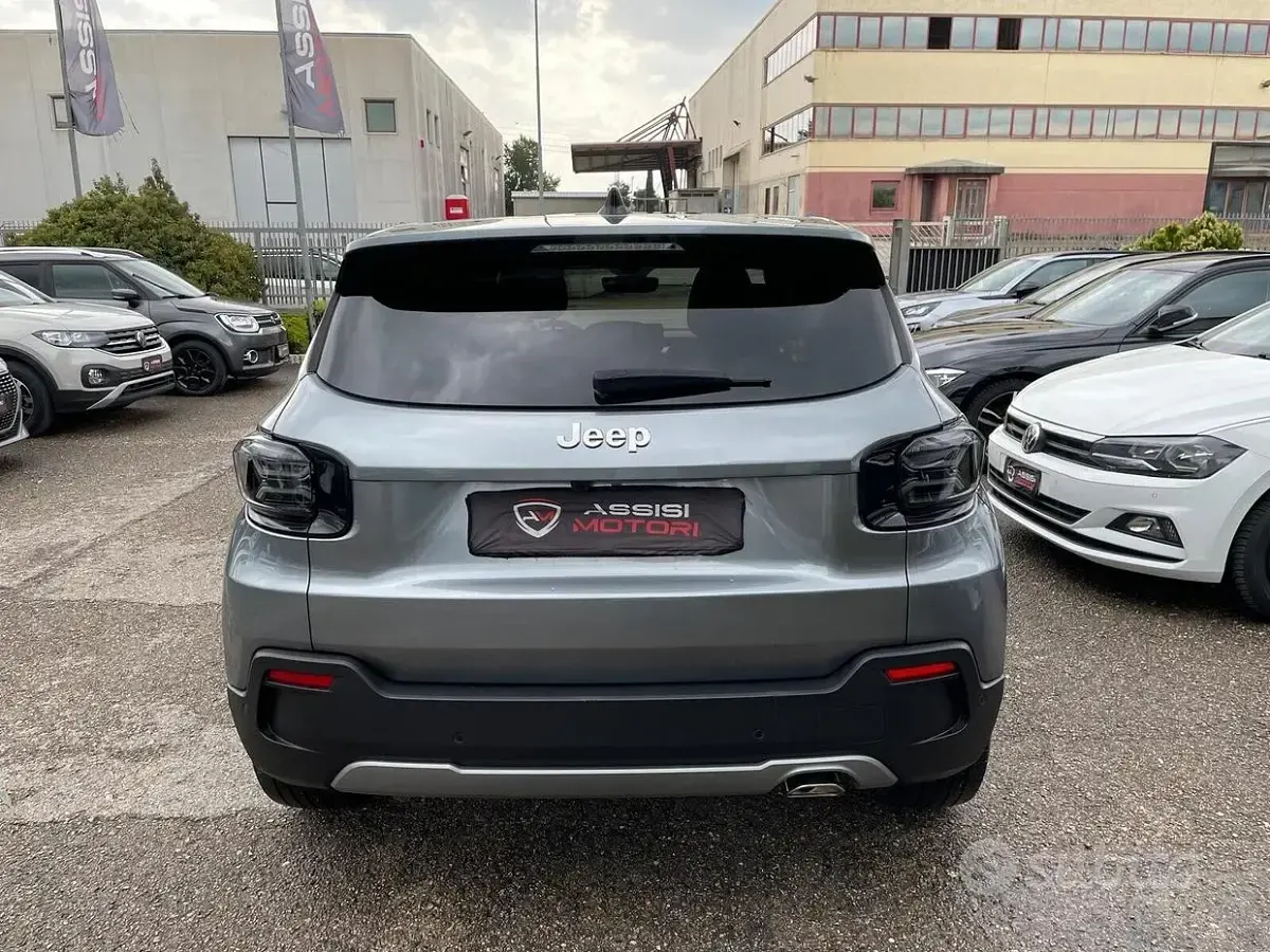 Usata Jeep Avenger Summit 101 CV (74 kW) 2024 Gray SUV