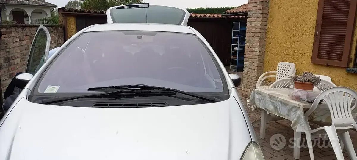 Usata Citroën Xsara Picasso 95 CV (69 kW) 2005 Grigio Monovolume