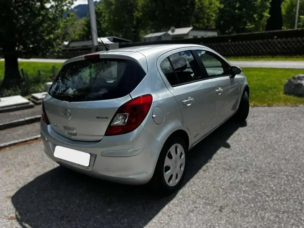 Usata Opel Corsa 86 CV (63 kW) 2011 Grigio Utilitaria