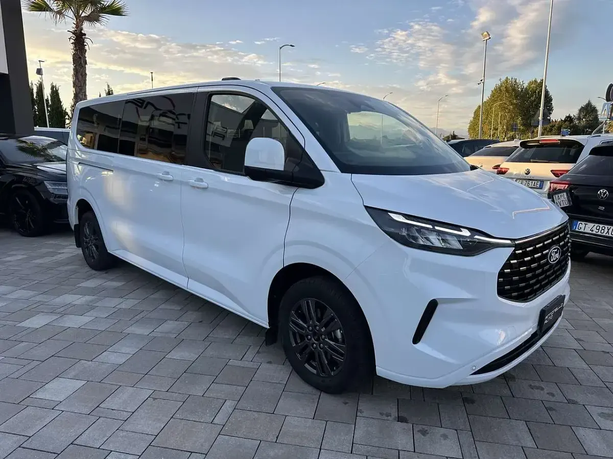 Nuova Ford Tourneo Titanium 150 CV (110 kW) 2025 Bianco Monovolume