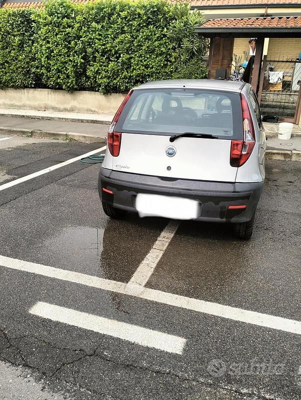 Usata Fiat Punto 80 CV (58 kW) 2004 Utilitaria