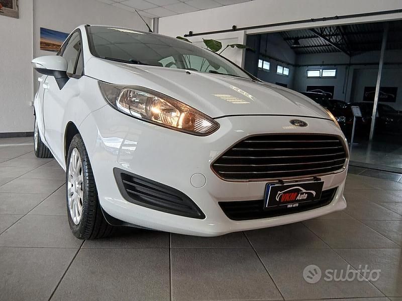 Usata Ford Fiesta 60 CV (44 kW) 2016 Bianco Berlina