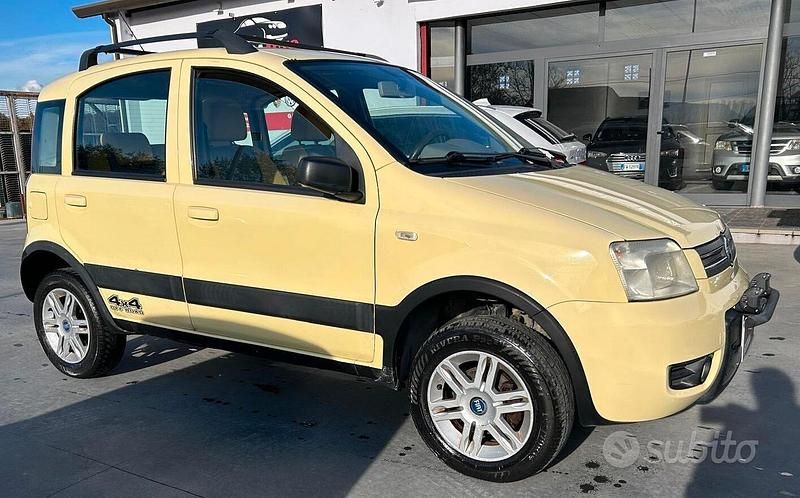 Usata Fiat Panda 4x4 59 CV (43 kW) 2006 Giallo Utilitaria