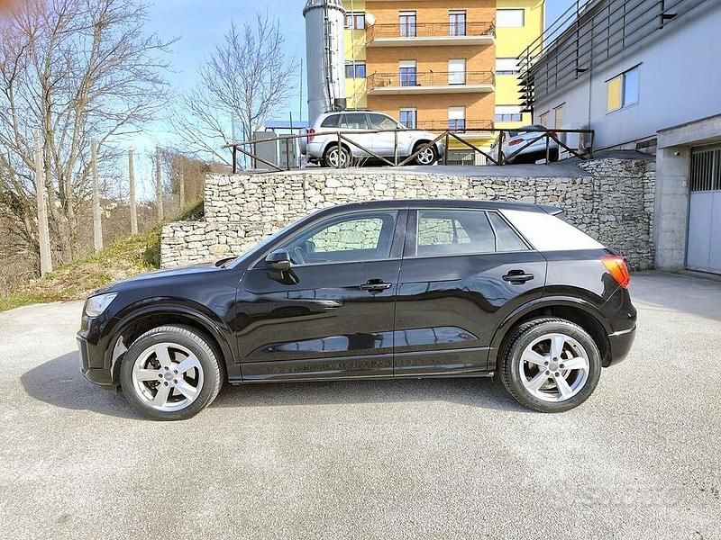 Usata Audi Q2 Design 116 CV (85 kW) 2017 Nero SUV
