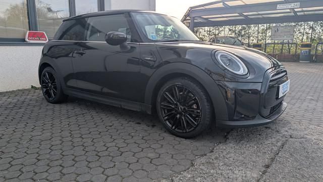 Usata Mini ONE 102 CV (75 kW) 2022 Nero Utilitaria