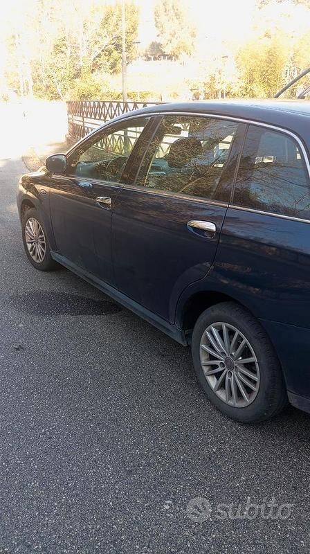 Usata Fiat Croma 120 CV (88 kW) 2008 Blu