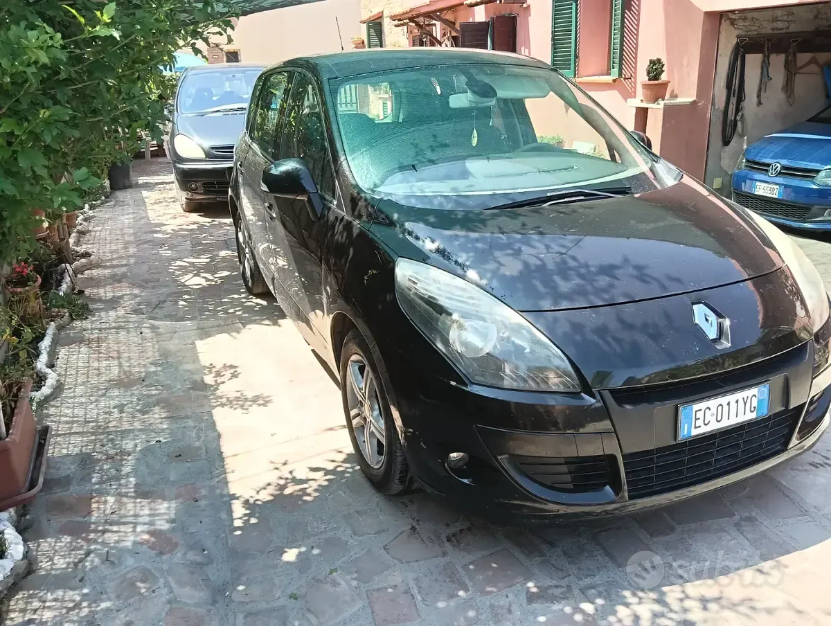 Usata Renault Scénic 110 CV (80 kW) 2010 Nero Monovolume