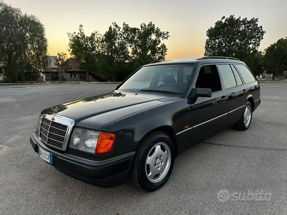 Usata Mercedes 200 118 CV (86 kW) 1991 Nero Station wagon