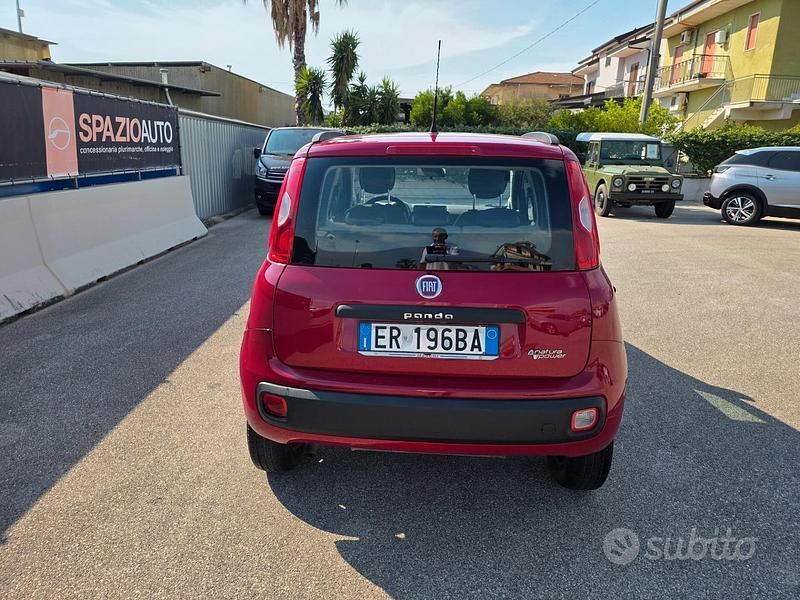 Usata Fiat Panda Lounge 85 CV (62 kW) 2013 Rosso Utilitaria