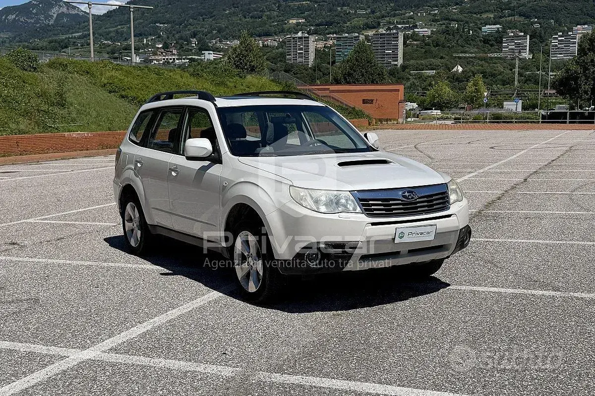 Usata Subaru Forester Trend 147 CV (108 kW) 2010 Bianco SUV