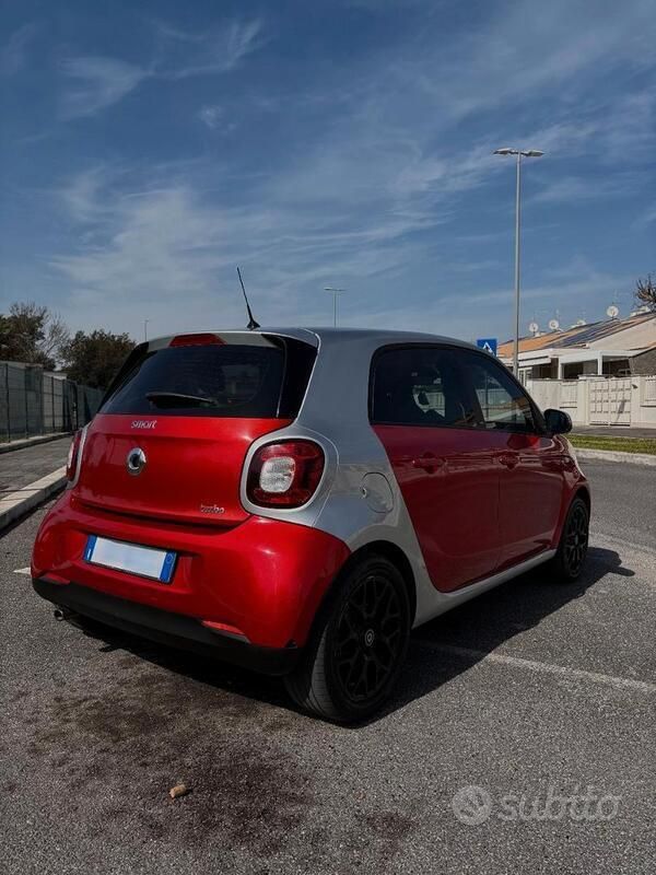 Usata Smart ForFour Passion 91 CV (66 kW) 2017 Rosso Utilitaria