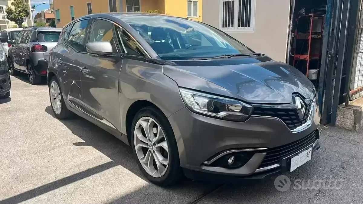 Usata Renault Scénic IV Intens 110 CV (80 kW) 2018 Grigio Monovolume