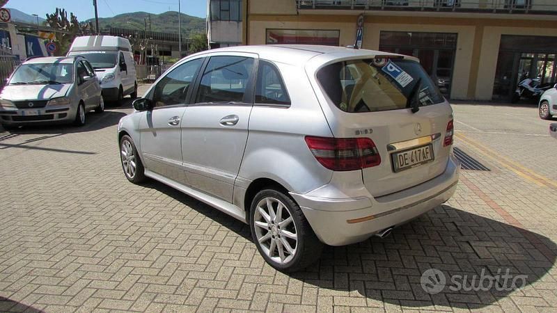 Usata Mercedes B180 109 CV (80 kW) 2007 Monovolume