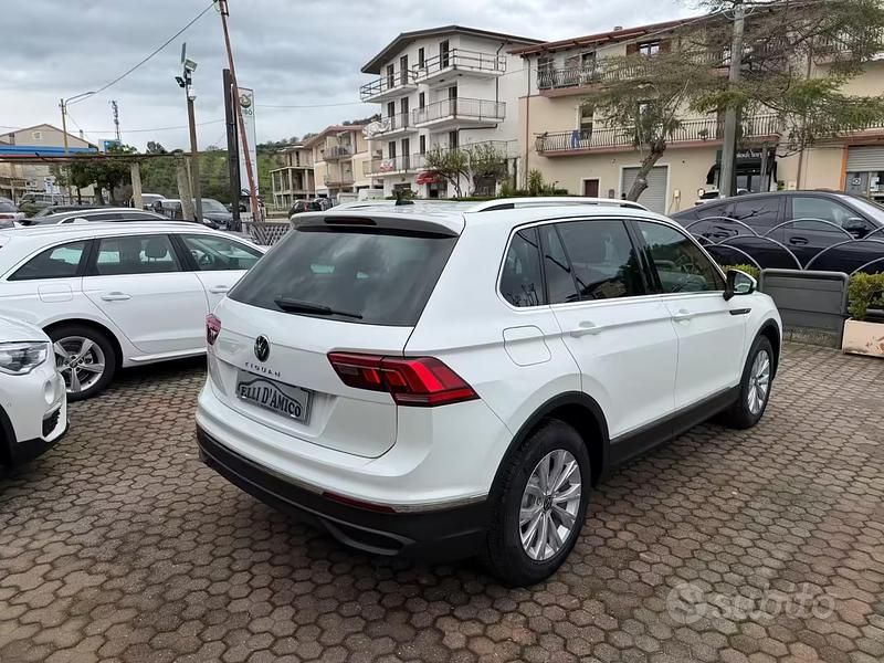 Usata VW Tiguan Life 150 CV (110 kW) 2021 Bianco SUV