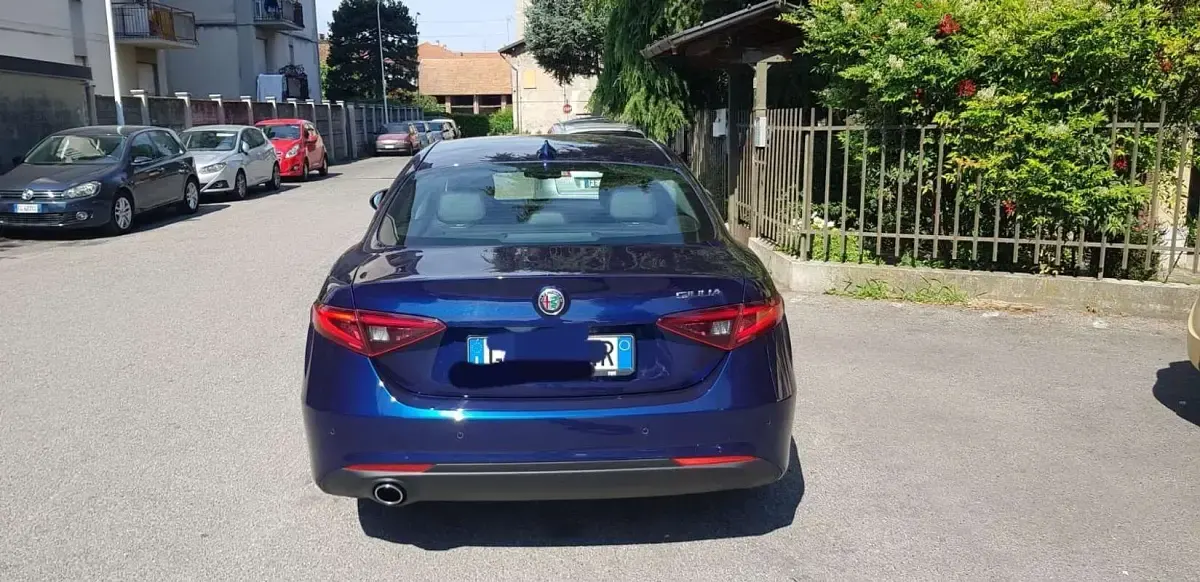 Usata Alfa Romeo Giulia Executive 160 CV (117 kW) 2020 Blu/azzurro Berlina