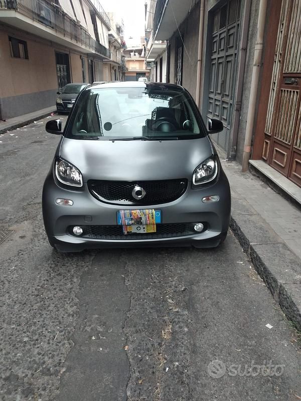 Usata 2015 Smart ForTwo Coupé Utilitaria | 9500 € - Immagine 1/4